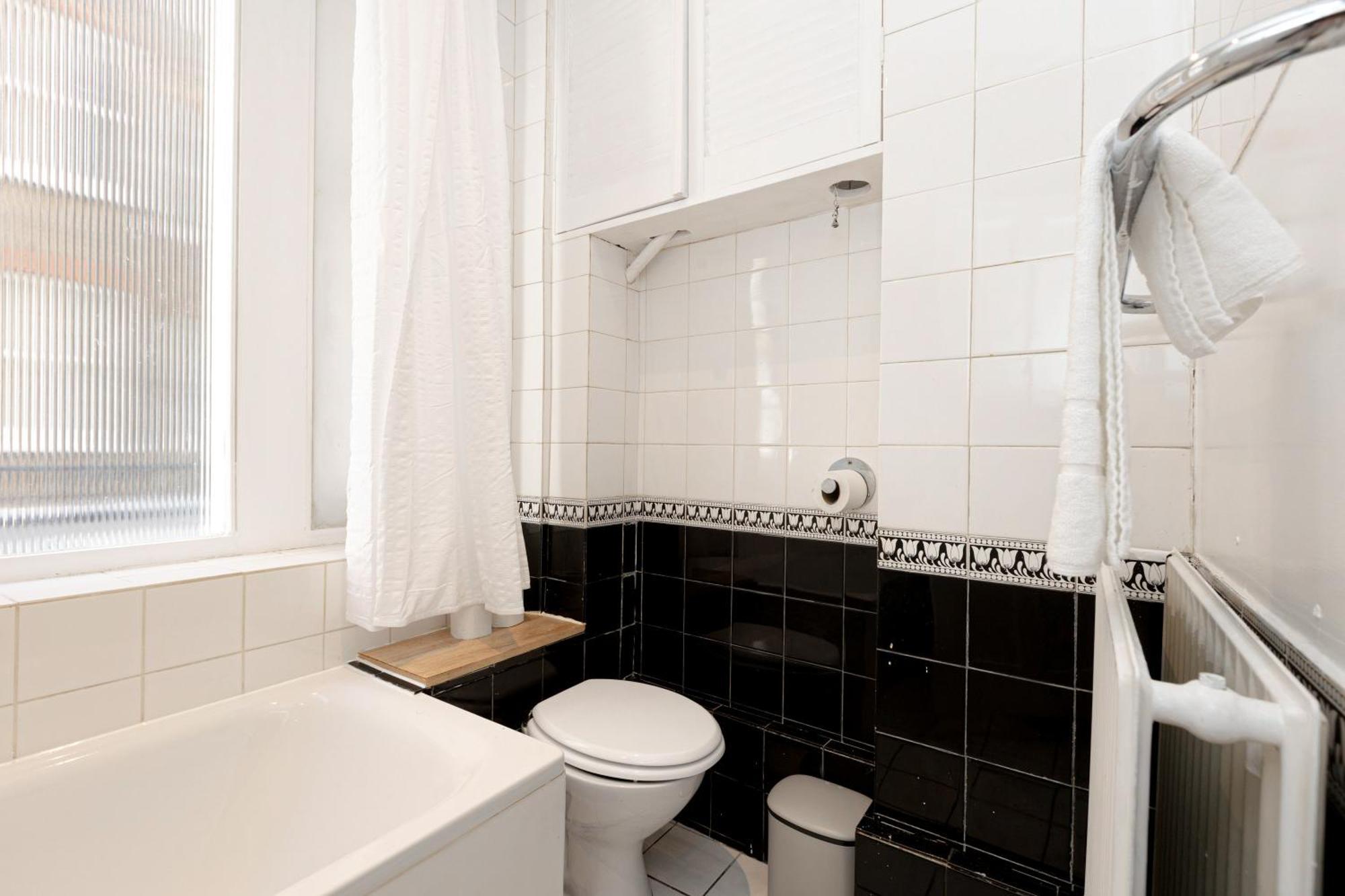 Appartamento Sunny 1br Gem In Chelsea Harbour & Coleridge Gardens Londra