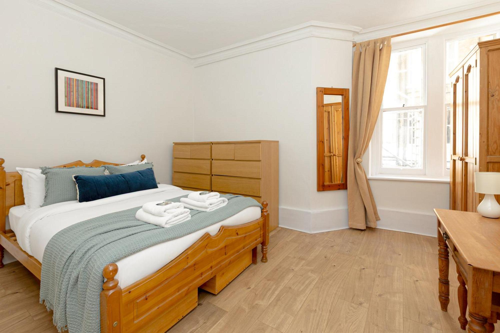Sunny 1br Gem In Chelsea Harbour & Coleridge Gardens *