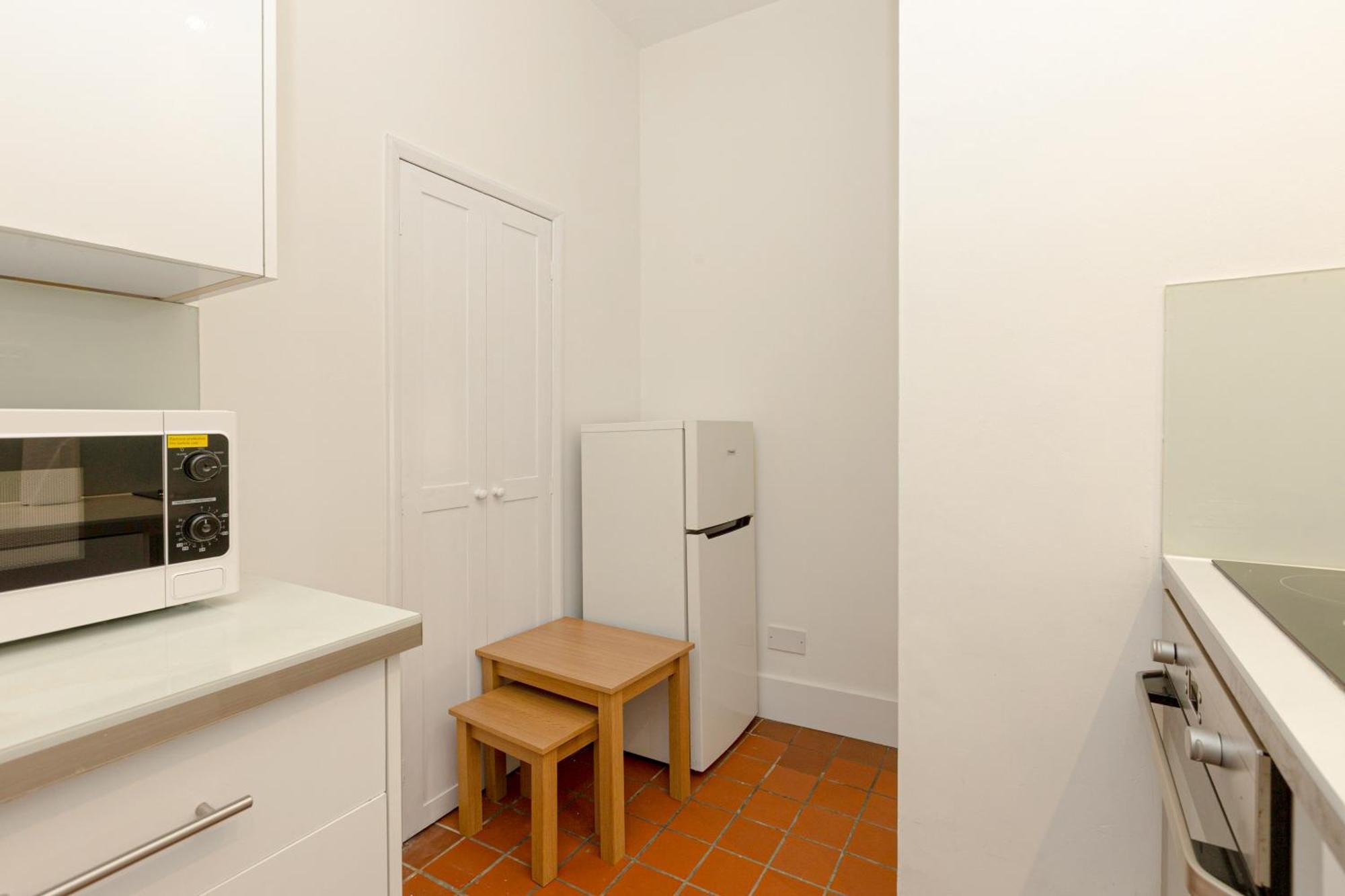 Sunny 1br Gem In Chelsea Harbour & Coleridge Gardens * Londra